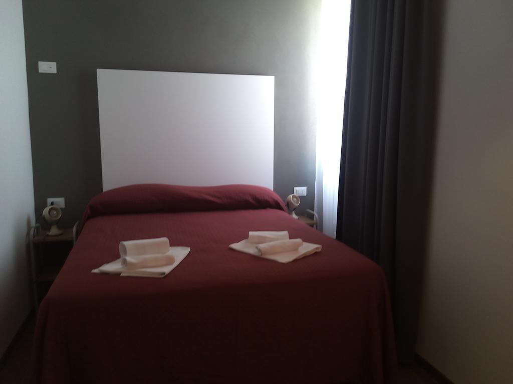 Hotel Piccola Firenze Firenzuola Habitación foto